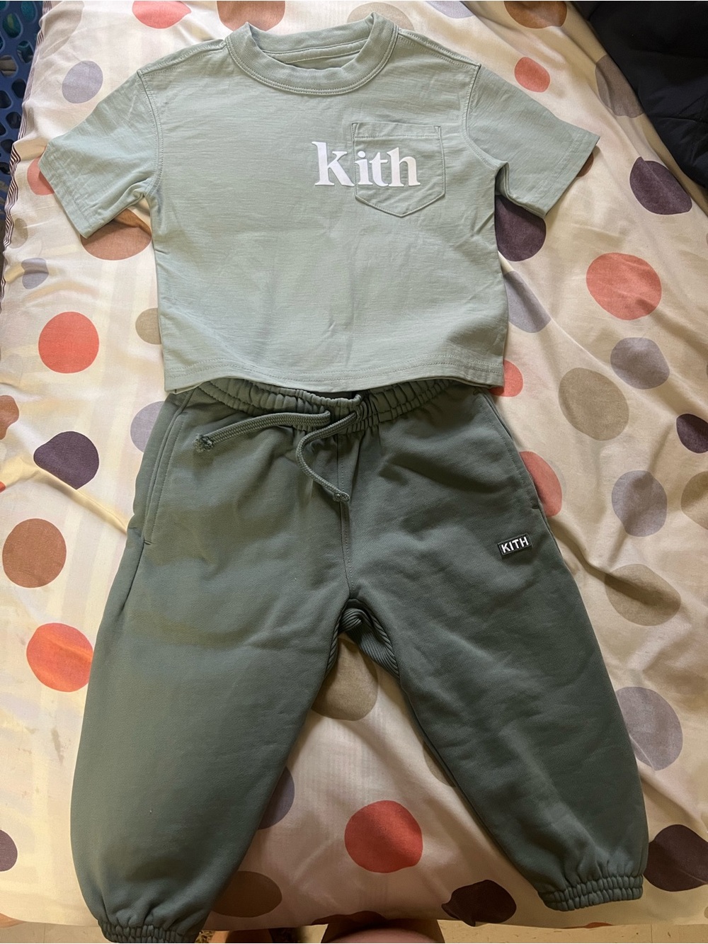 Kith Kids Green Tee & Joggers Set